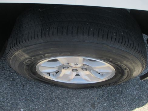 Used 2014 Chevrolet Silverado 1500 Crew Cab LT RWD image 22