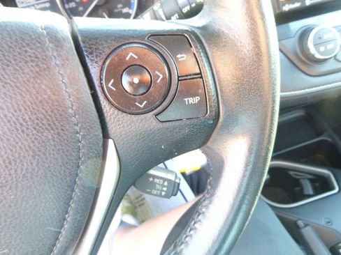 Used 2016 Toyota RAV4 XLE image 18