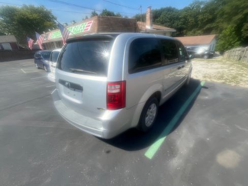 Used 2008 Dodge Grand Caravan SE FWD image 11