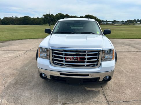Used 2007 GMC Sierra 2500 SLE image 2