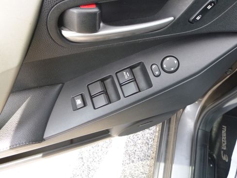 Used 2010 MAZDA MAZDA3 s Grand Touring Hatchback FWD image 13