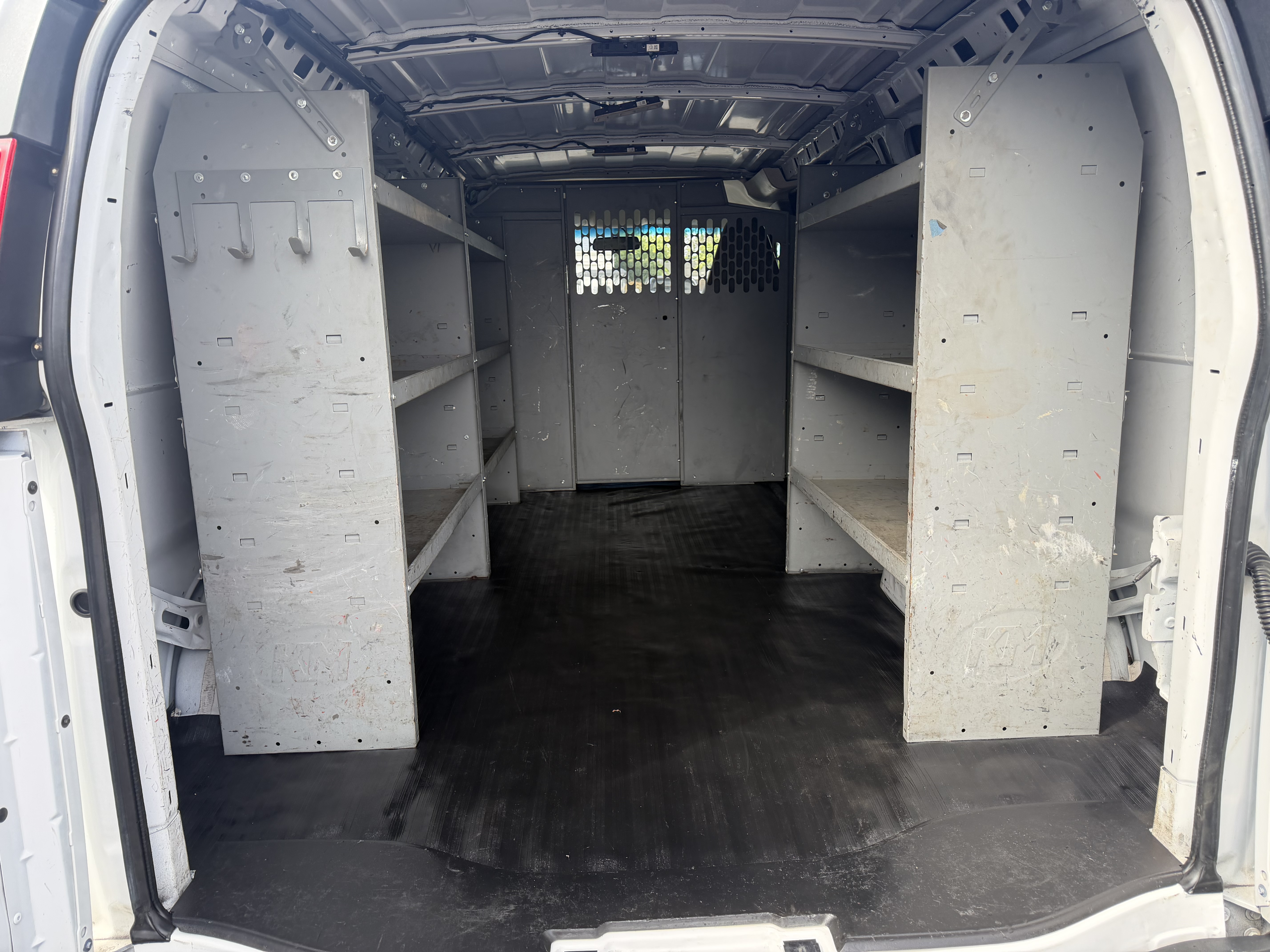 Used 2020 Chevrolet Express 2500 UNAVAIL RWD image 7