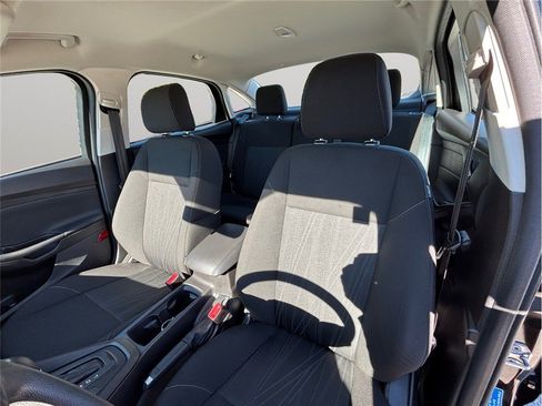 Used 2015 Ford Focus SE image 14