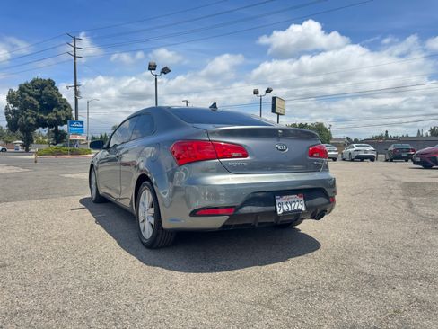 Used 2016 Kia Forte Koup EX FWD image 6
