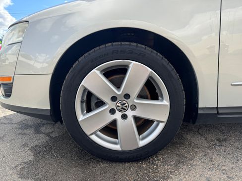 Used 2009 Volkswagen Passat Komfort image 14