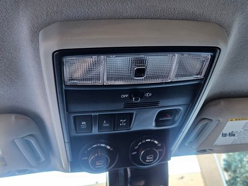 Used 2020 Toyota 4Runner image 12