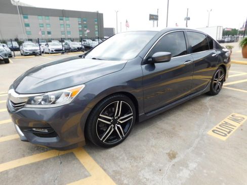 Used 2017 Honda Accord Sport Special Edition Sedan image 4