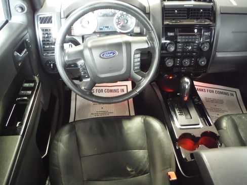 Used 2011 Ford Escape 2WD Limited image 10