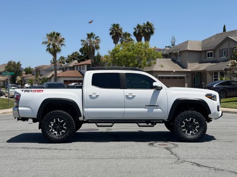 Used 2023 Toyota Tacoma 4x4 TRD Off-Road image 5