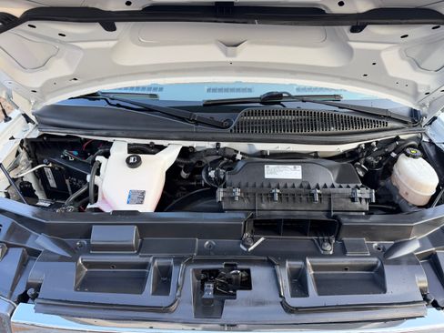 Used 2022 GMC Savana 2500 image 12