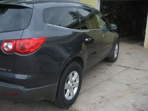 Used 2012 Chevrolet Traverse AWD LT w/ 1LT image 4