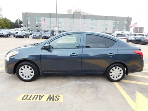 Used 2017 Nissan Versa S image 5