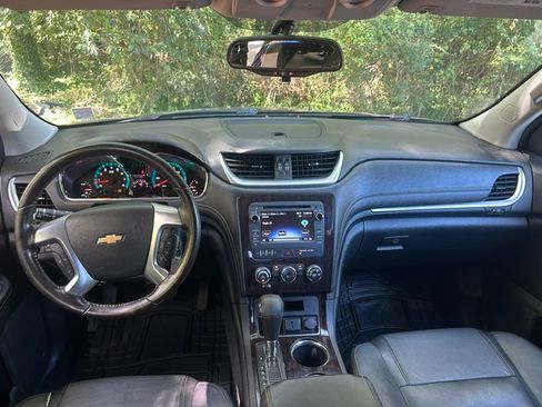 Used 2015 Chevrolet Traverse AWD LT w/ 1LT image 18