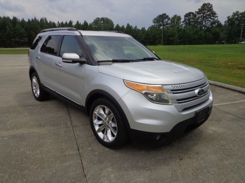 Used 2015 Ford Explorer FWD Limited image 1
