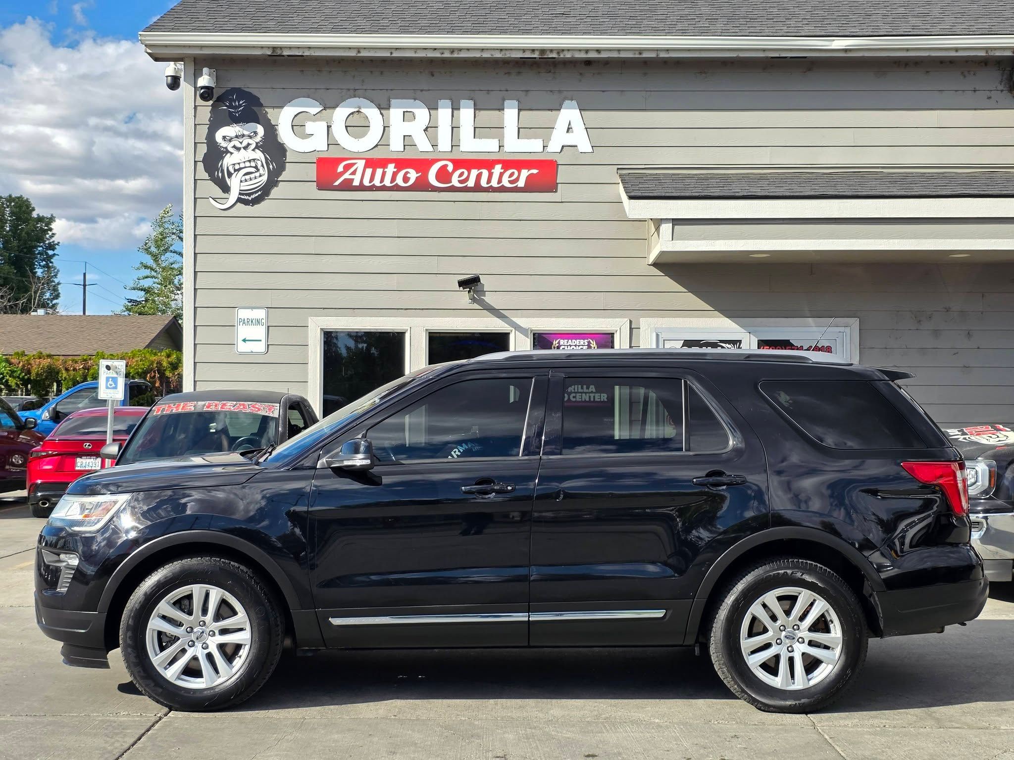 Used 2018 Ford Explorer 4WD XLT image 4