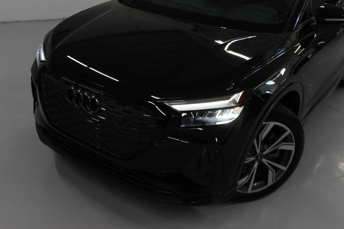 Used 2024 Audi Q4 e-tron quattro Premium Plus Sportback AWD/4WD image 4