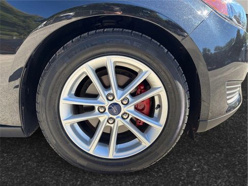 Used 2015 Ford Focus SE image 12