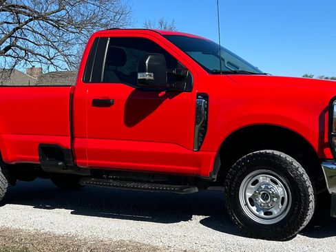 Used 2024 Ford F250 XL image 3