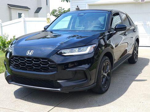 Used 2026 Honda HR-V AWD LX image 2