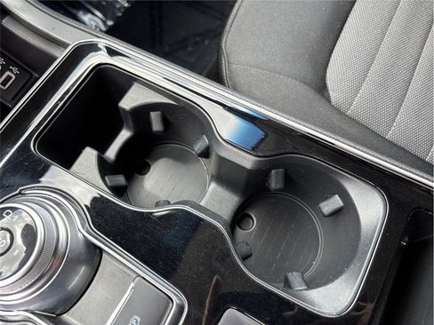 Used 2020 Ford Edge SE image 31