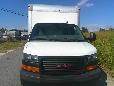 Used 2021 GMC Savana 3500 LS RWD image 11