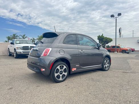 Used 2017 FIAT 500 e Hatchback FWD image 9