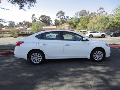 Used 2019 Nissan Sentra S w/ Electronics Package FWD image 10