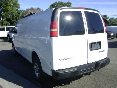 Used 2005 Chevrolet Express 3500 image 7