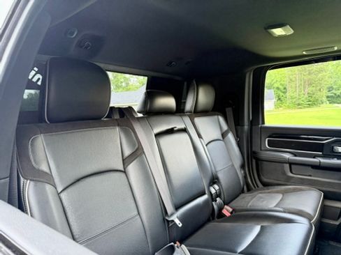 Used 2022 RAM 2500 4x4 Mega Cab Laramie image 16