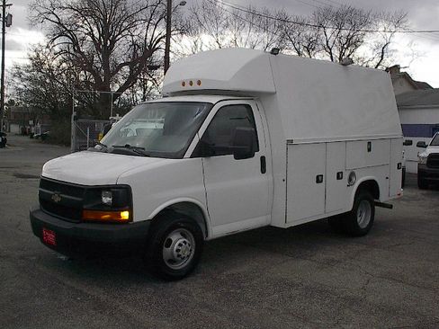 Used 2015 Chevrolet Express 3500 image 10