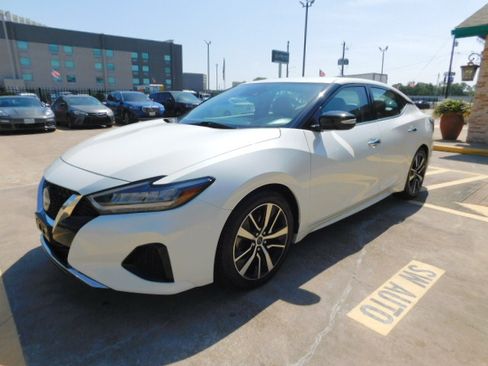 Used 2023 Nissan Maxima SV FWD image 4