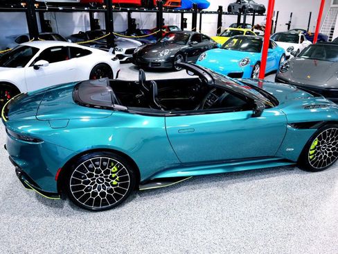 Used 2023 Aston Martin DBS image 10