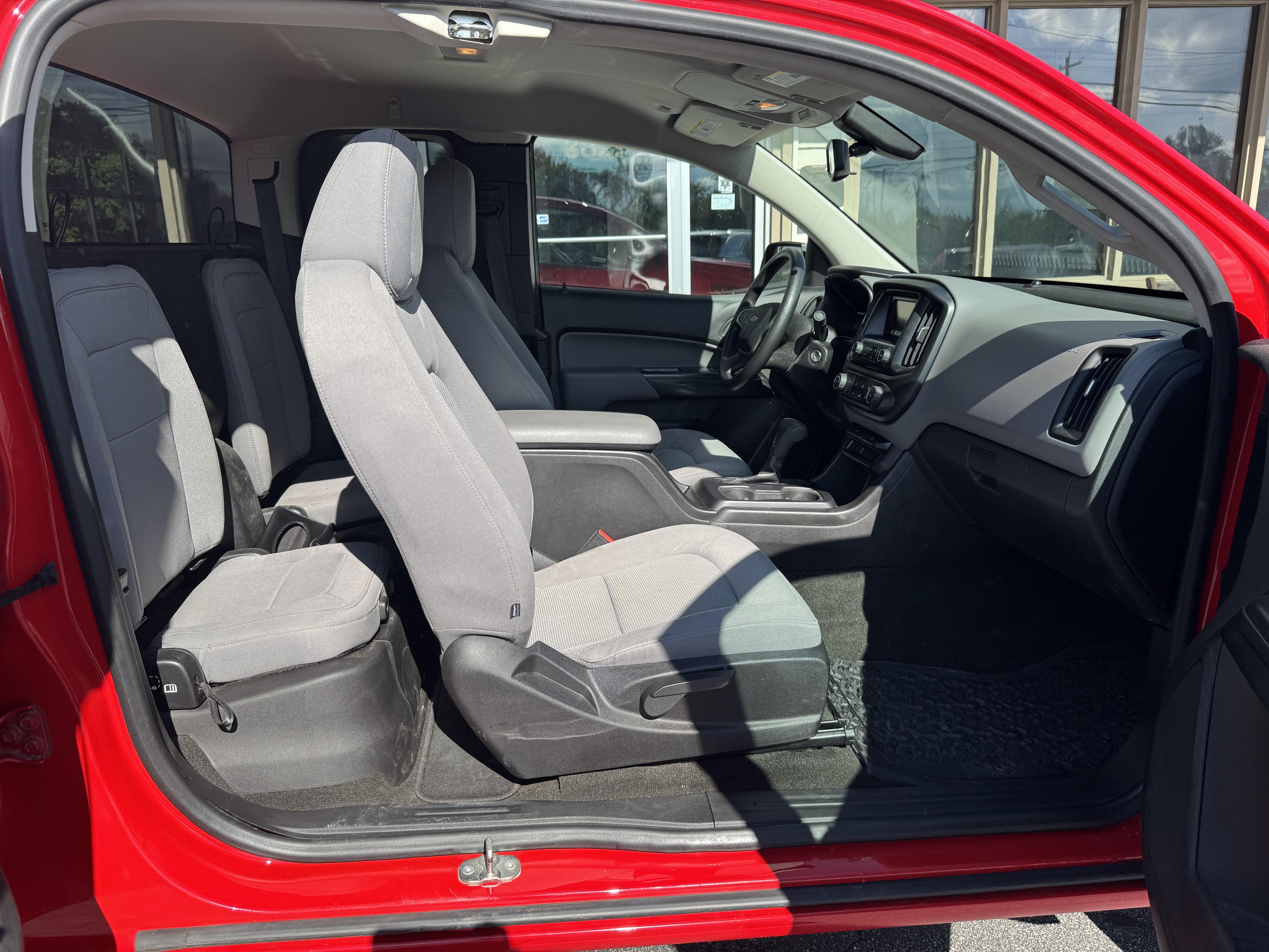 Used 2015 Chevrolet Colorado 2WD Extended Cab W/T image 12