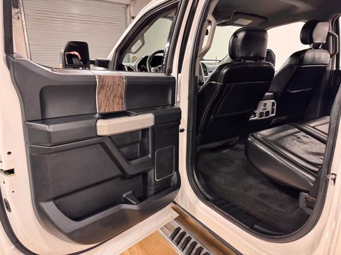 Used 2018 Ford F250 Lariat image 14