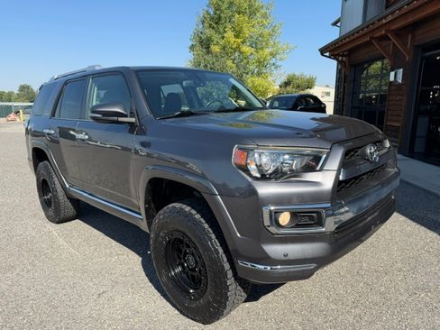 Used 2016 Toyota 4Runner 4WD image 7