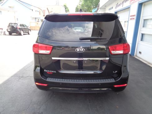 Used 2016 Kia Sedona LX FWD image 10