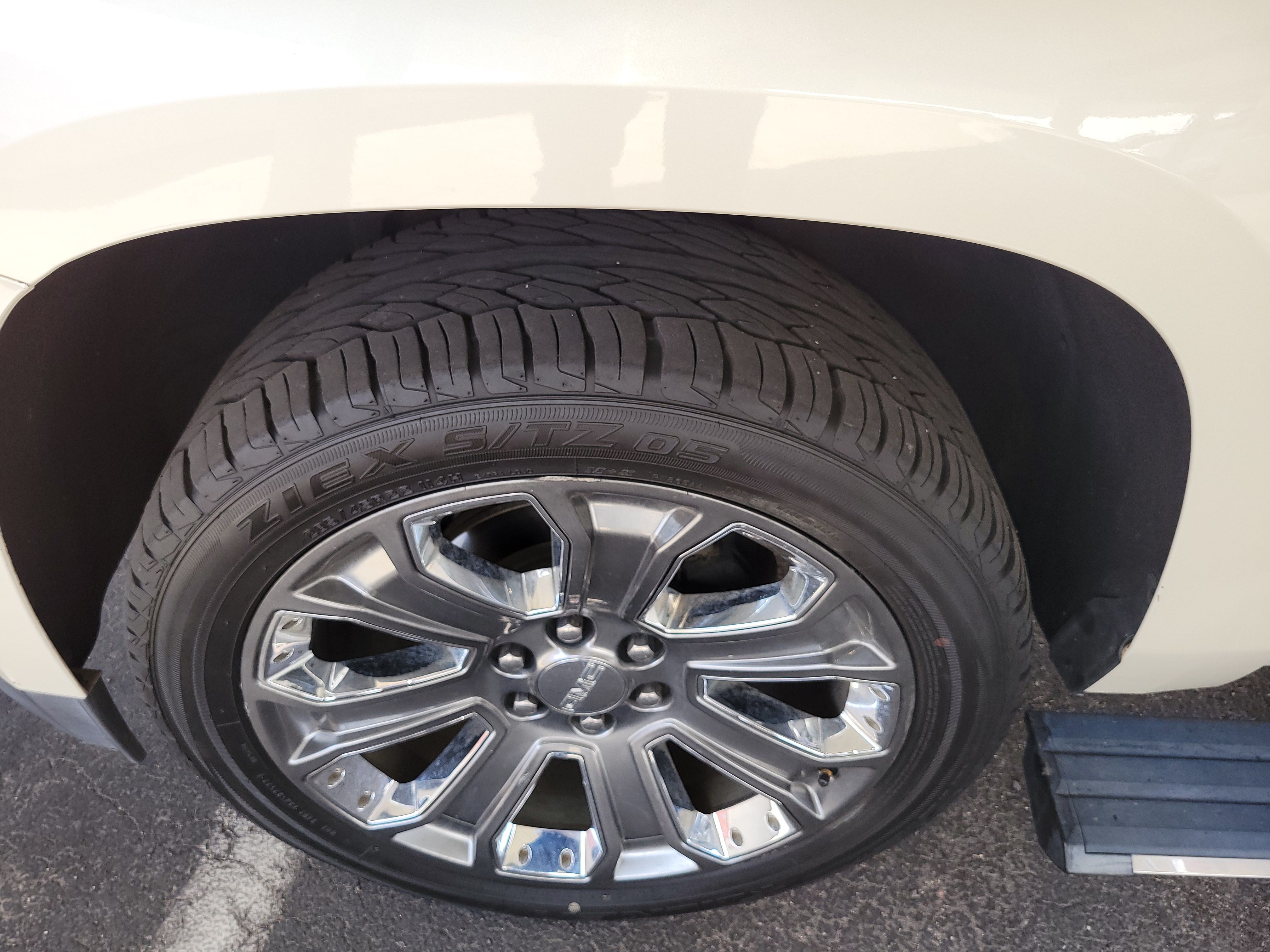 Used 2015 GMC Yukon Denali Ultimate AWD/4WD image 26