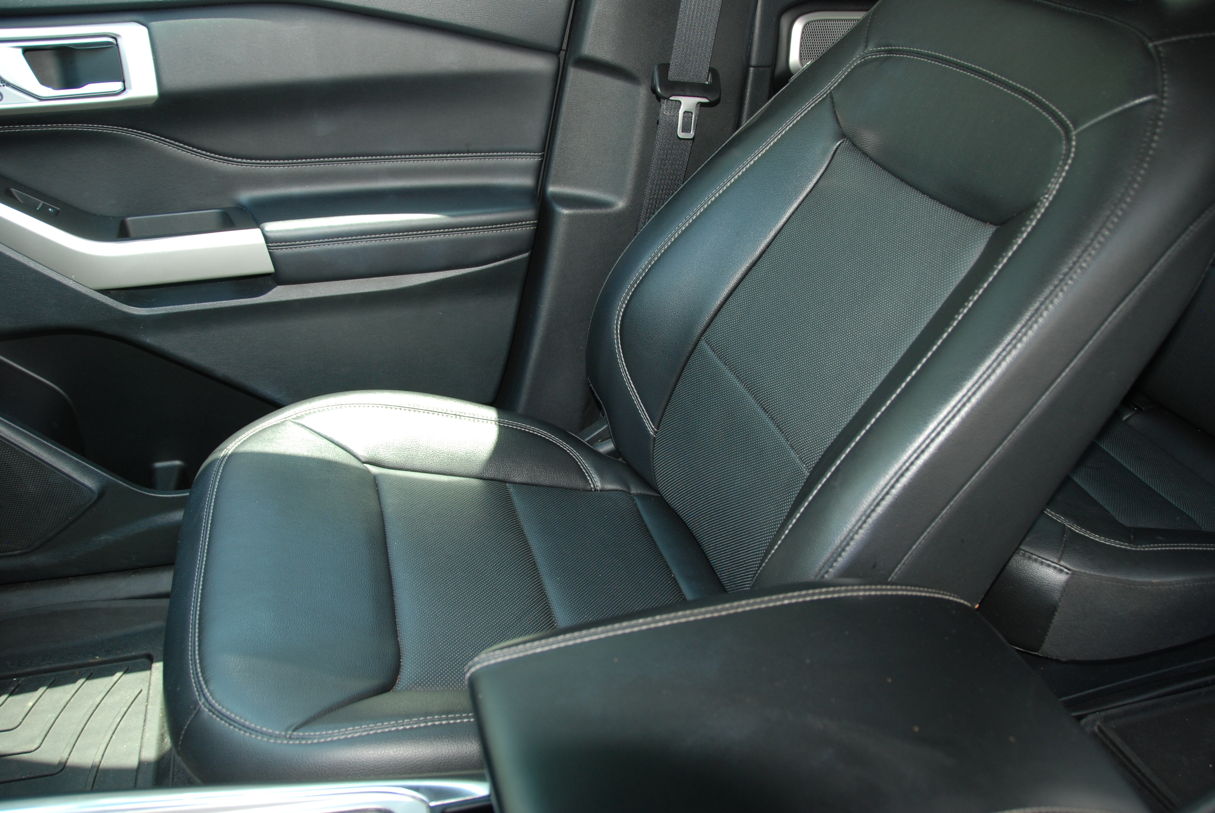 Used 2022 Ford Explorer 4WD Limited image 35