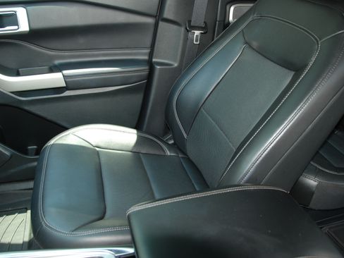 Used 2022 Ford Explorer 4WD Limited image 35