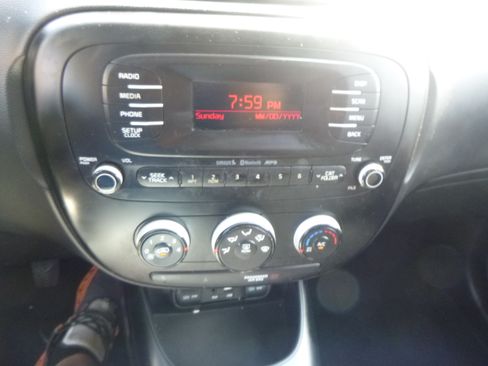 Used 2016 Kia Soul image 19