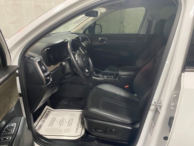 Used 2023 Kia Sorento AWD X-Line EX image 2