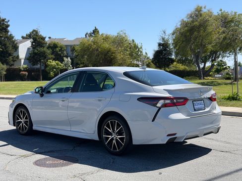 Used 2023 Toyota Camry SE w/ Nightshade FWD image 3