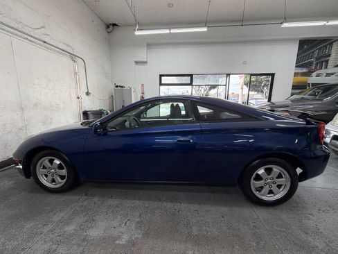 Used 2000 Toyota Celica GT FWD image 9