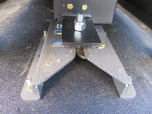 Used 2023 Chevrolet Suburban Premier image 32