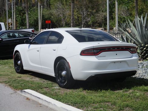 Used 2016 Dodge Charger image 3