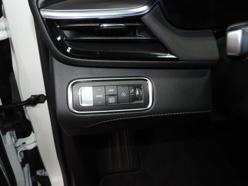 Used 2026 Buick Enclave AWD Sport Touring image 38