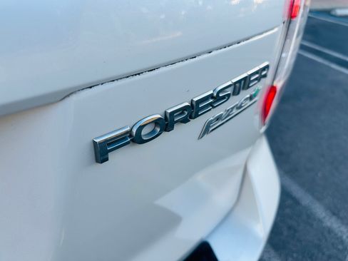 Used 2014 Subaru Forester 2.5i Limited AWD/4WD image 10