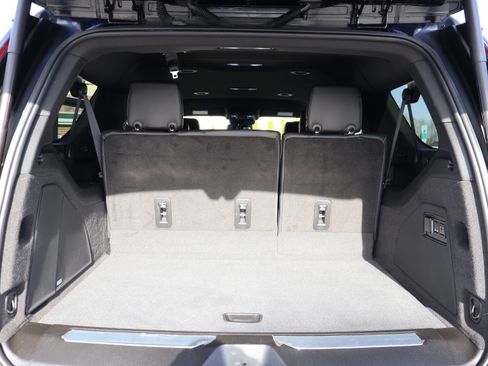Used 2024 Cadillac Escalade ESV Luxury image 38