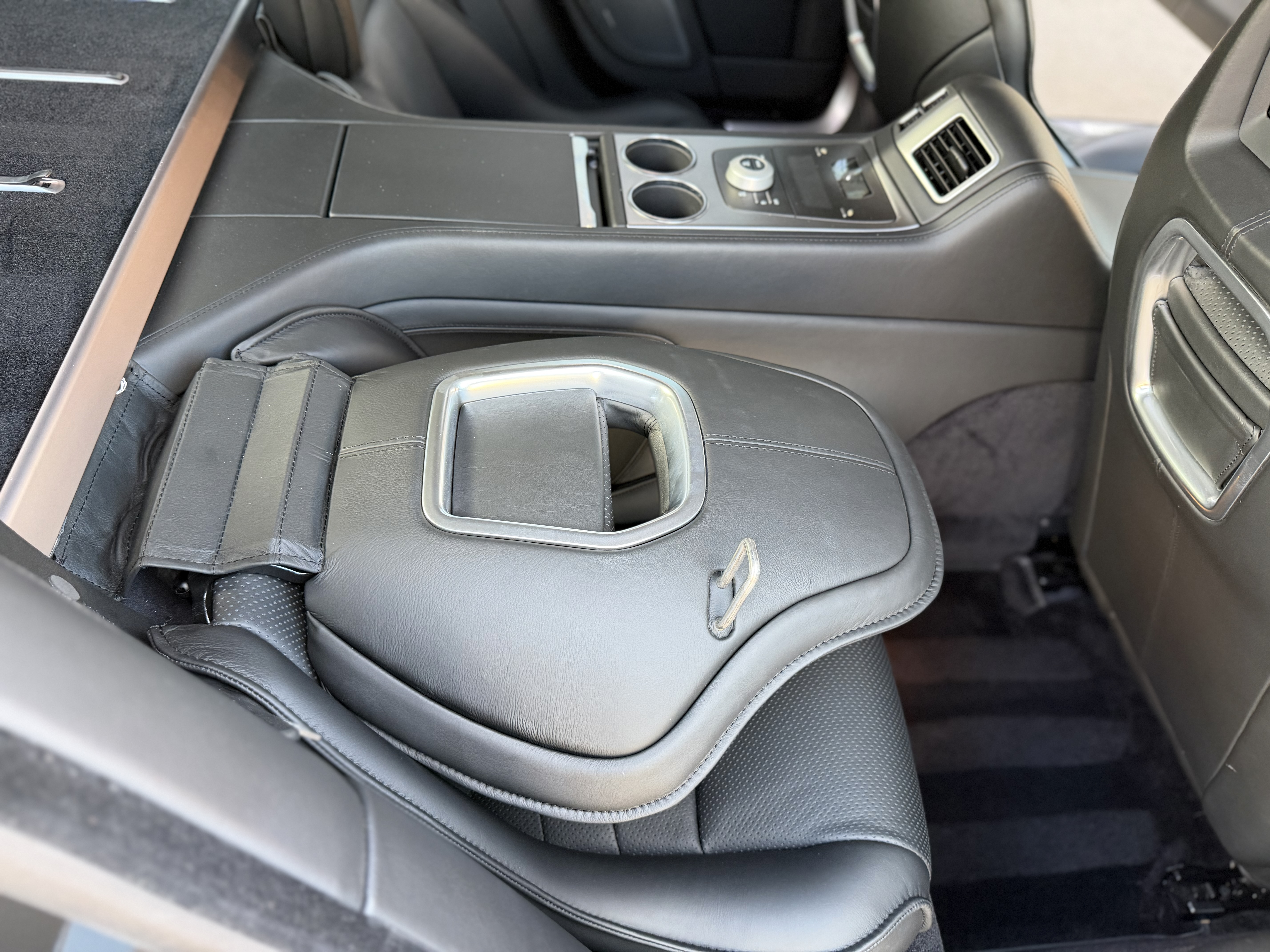 Used 2011 Aston Martin Rapide RWD image 12