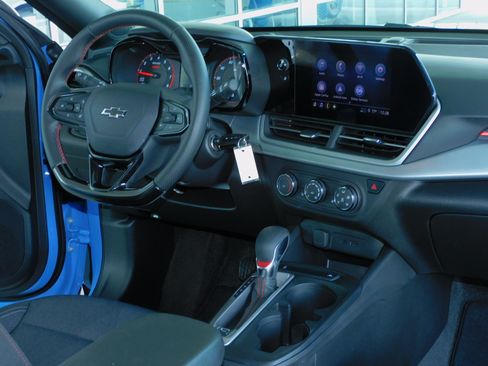 Used 2024 Chevrolet Trax RS image 22